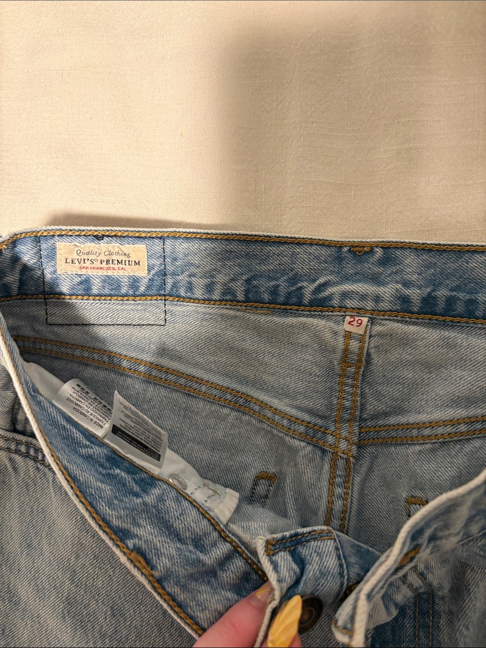 Women’s Levi’s straight leg - Picture 3 of 3